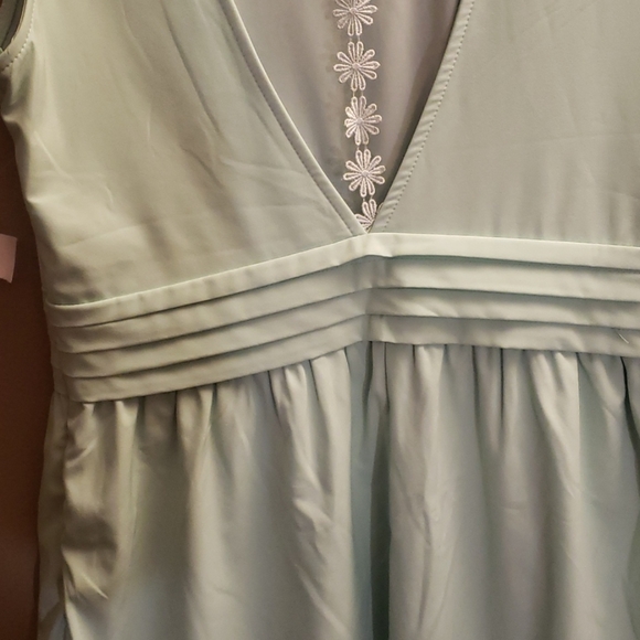 Dress - Picture 3 of 4